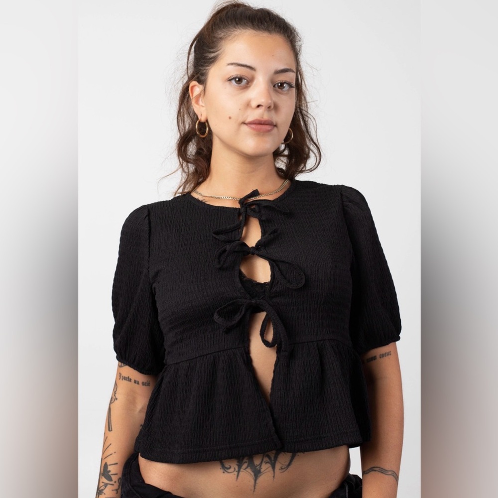 Noisy May Size XS Fina Tie Black Top